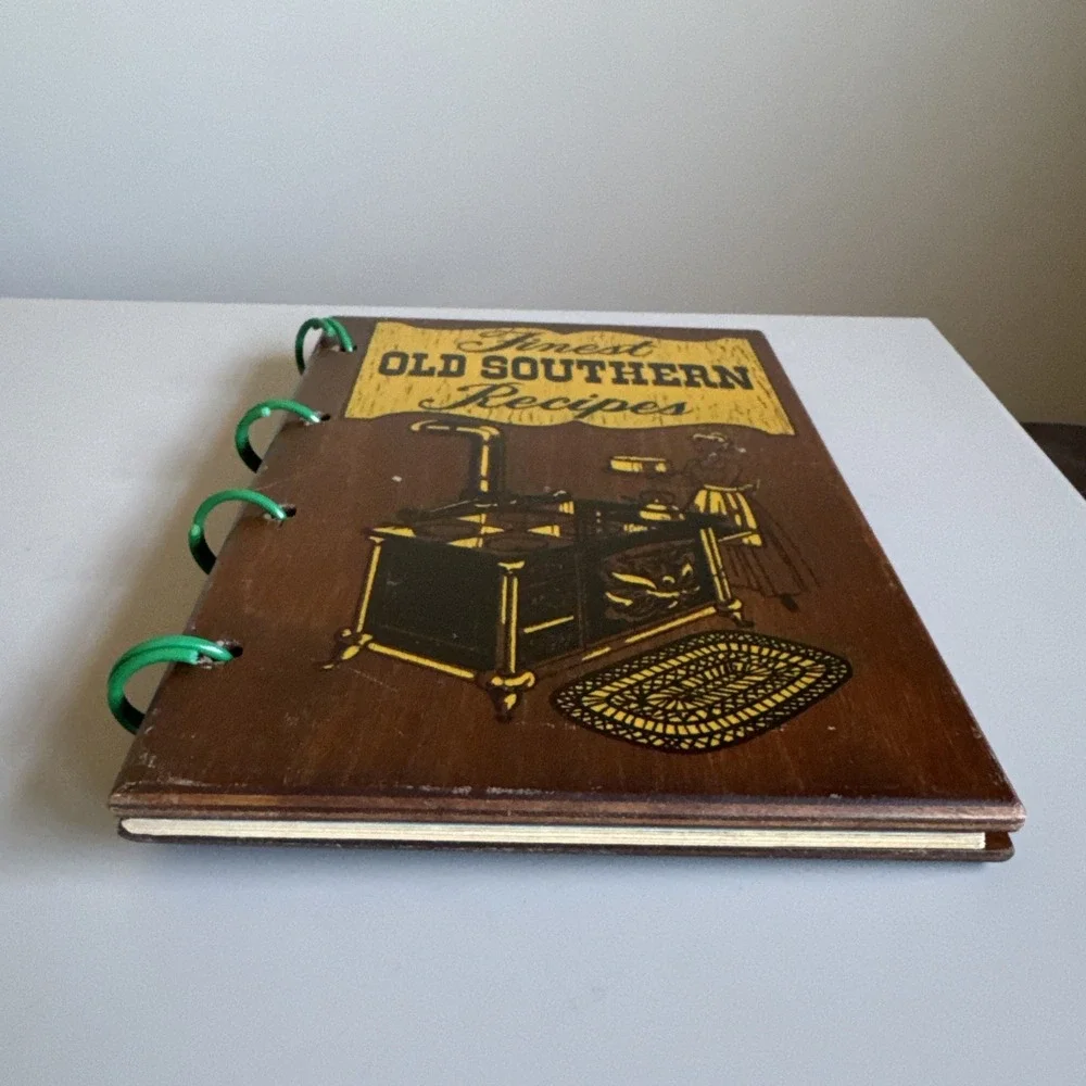 Vtg 1972 Southern Cook Book 250 Recipes Claire Davidow Wooden Cover Paperback